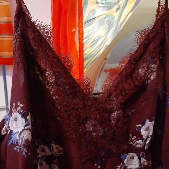 Top/Lingerie - Picture 4 of 10